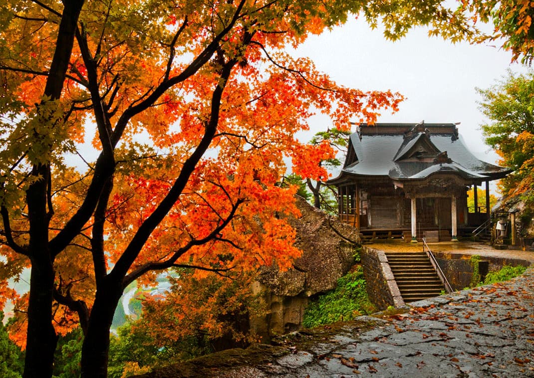 Templo de Yamadera durante el otoño en Yamagata, Japón.