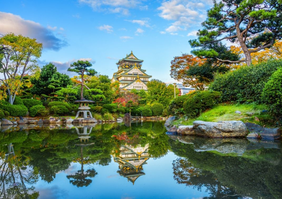 Paisaje del castillo de Osaka, Japón