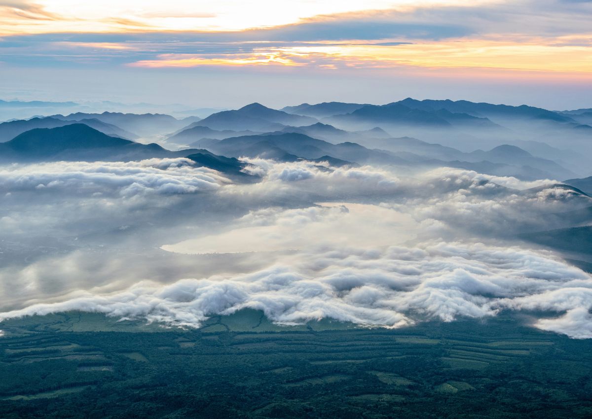 Amanecer desde el monte Fuji, Japón