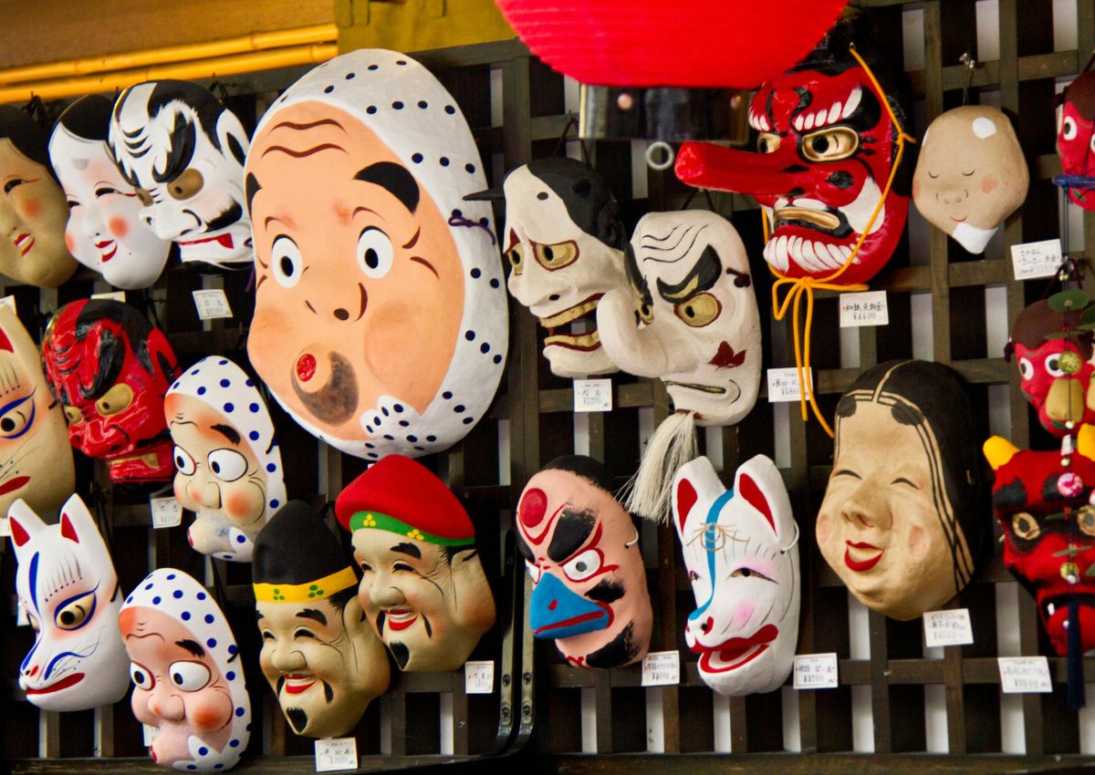 Máscaras de kabuki japonesas a la venta, Japón