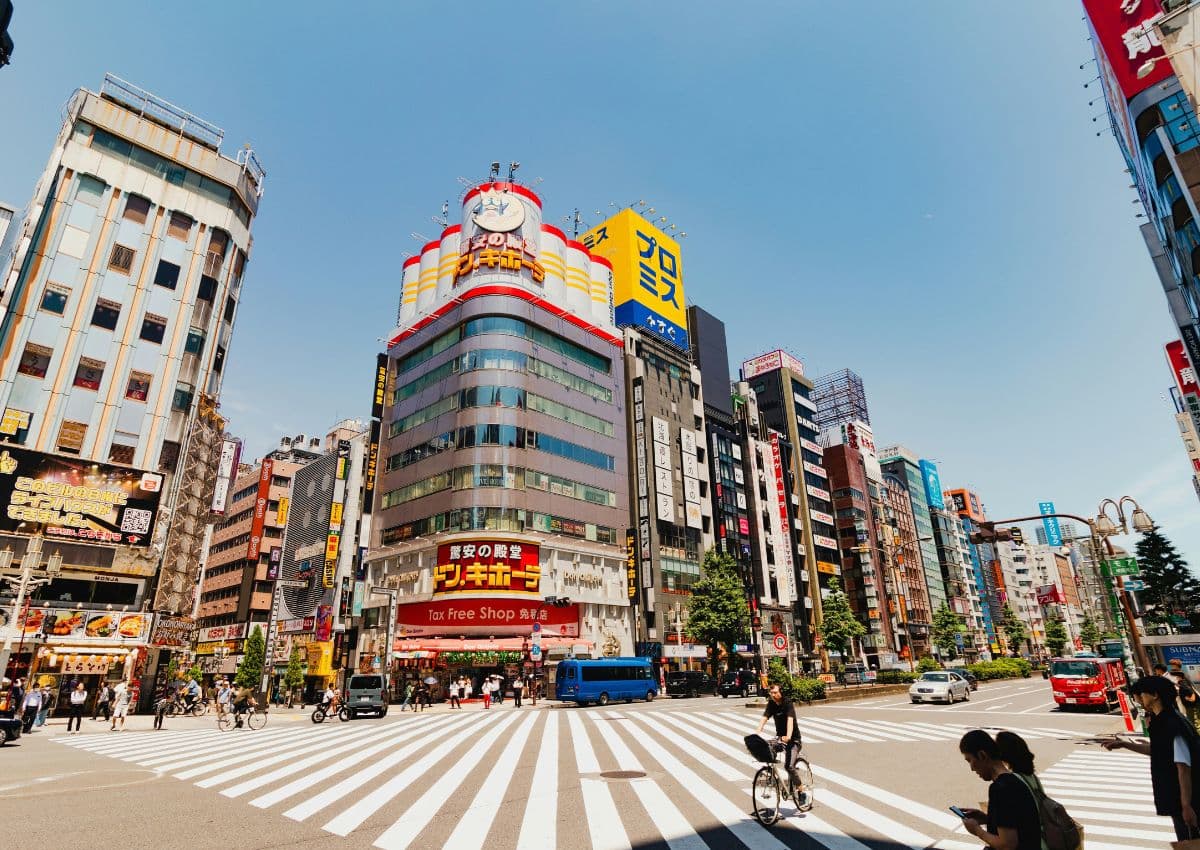 la cadena de tiendas libres de impuestos Don Quijote en Shinjuku, Tokio