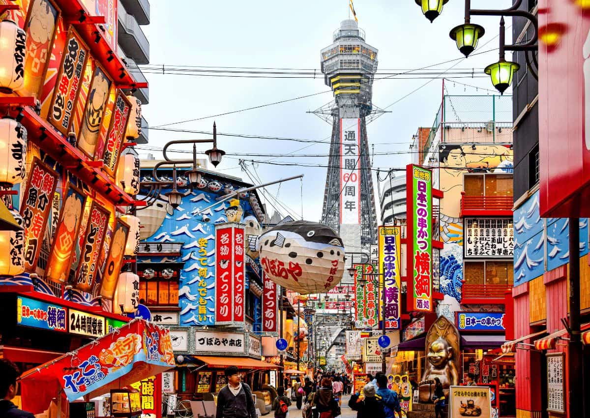 Barrio retro Shinsekai en Osaka
