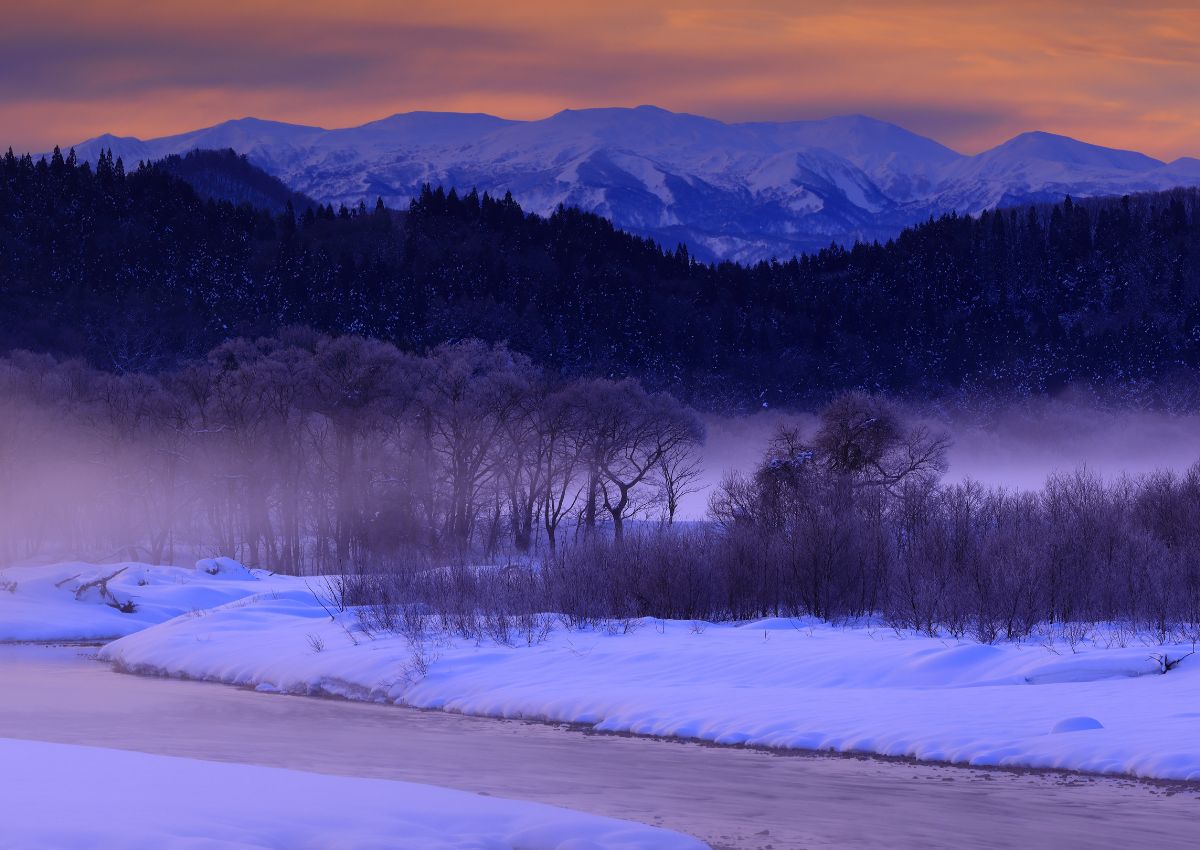 Paisaje de una tarde invernal en Iwate, Japón