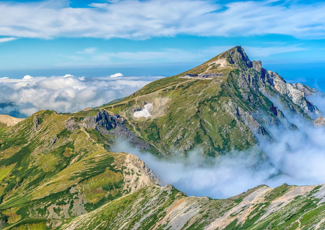 Las cumbres de los Alpes del Norte de Japón, Hakuba, Nagano, Japón.  