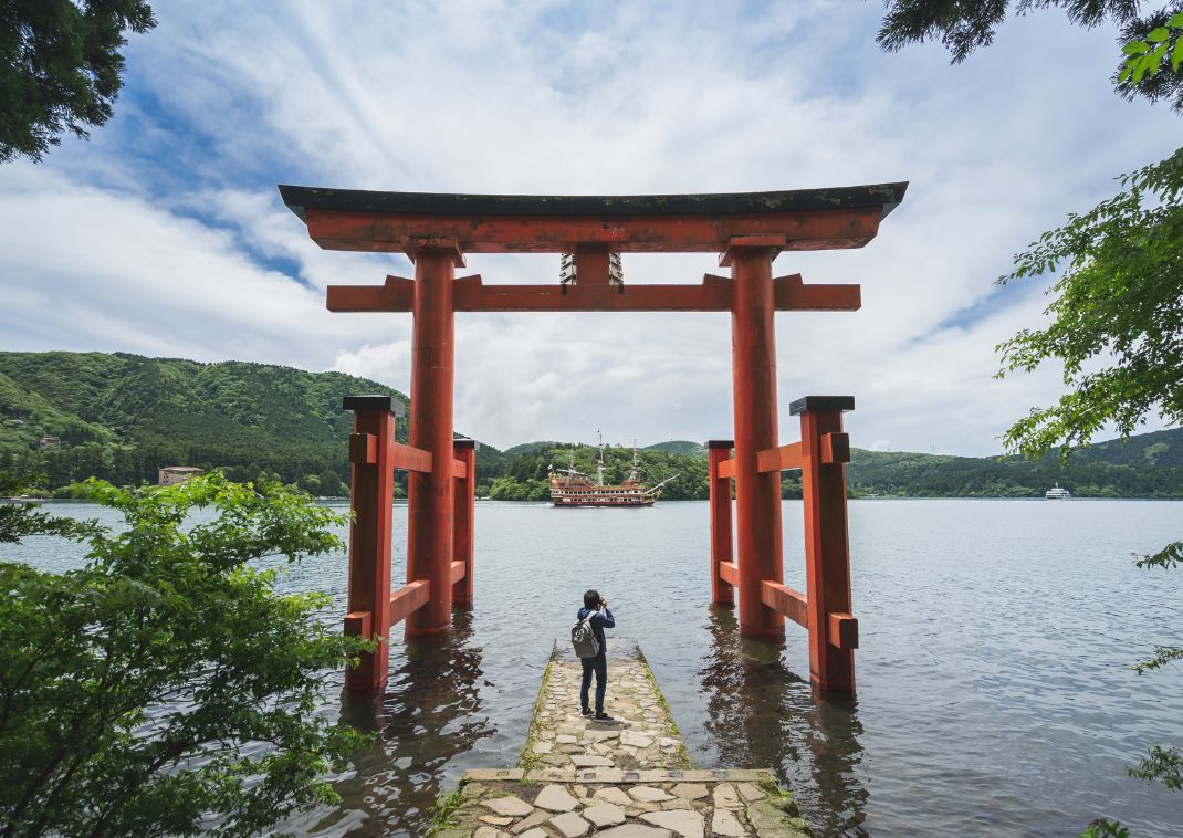 Puerta Torii en el Lago Ashi, Hakone