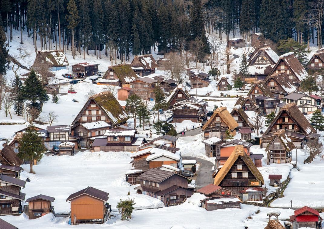 Los pueblos históricos nevados de Shirakawa-go y Gokayama, Japón, Invierno
