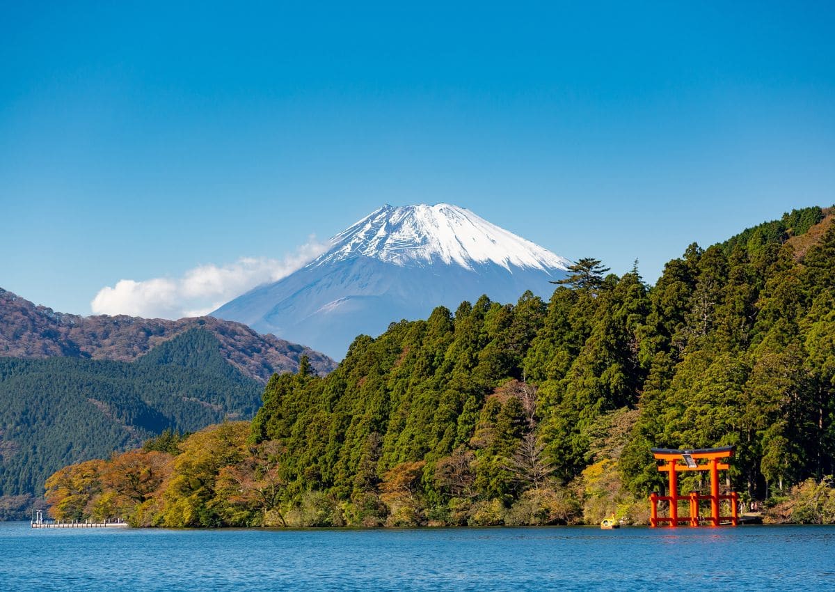 Vistas desde el Lago Ashi en Hakone, Japón