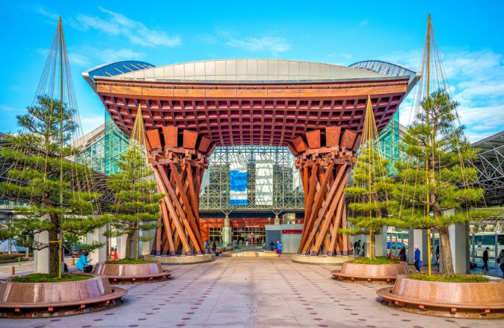Puerta del Tambor en la estación de Kanazawa