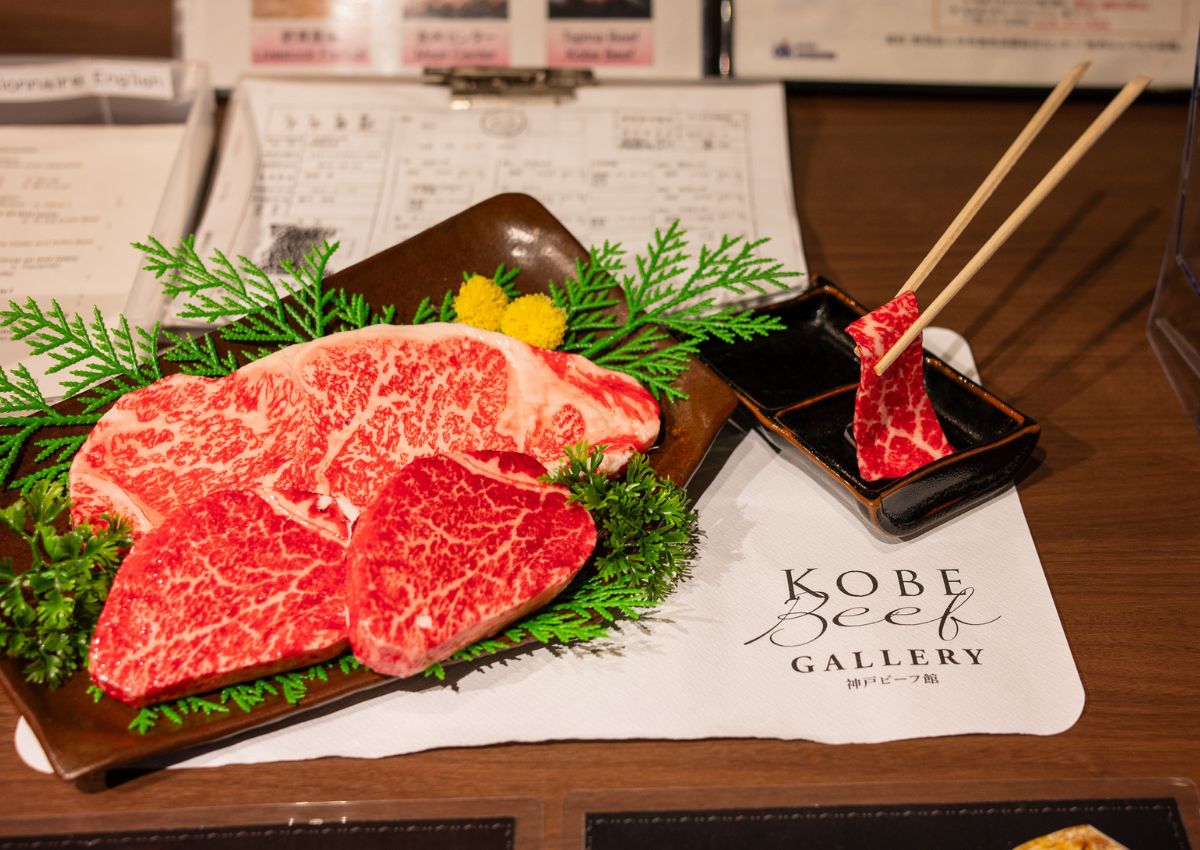 Exhibición de carne de res Kobe en el Kobe Beef Gallery