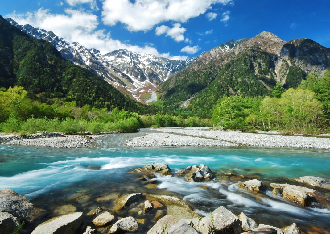 El altiplano de Kamikochi en verano, Nagano, Japón  