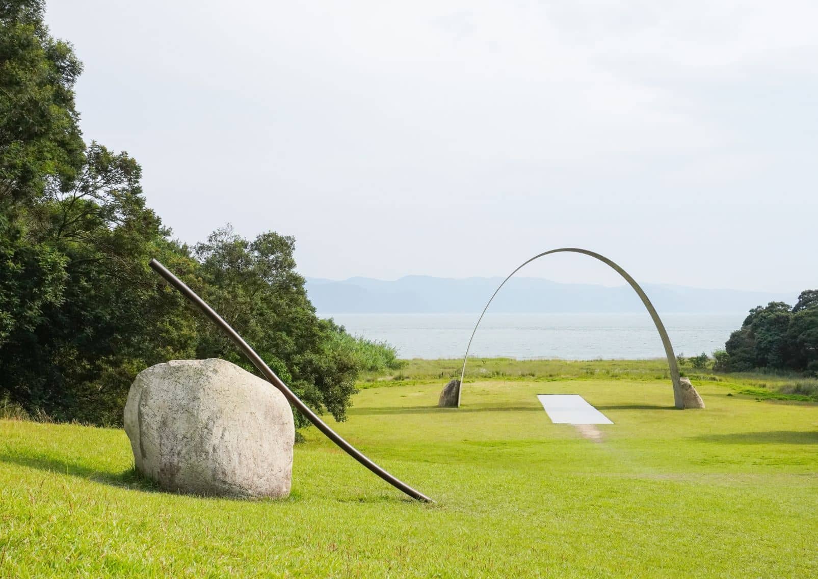 Jardín del Lee Ufan Museum, Naoshima, Japón