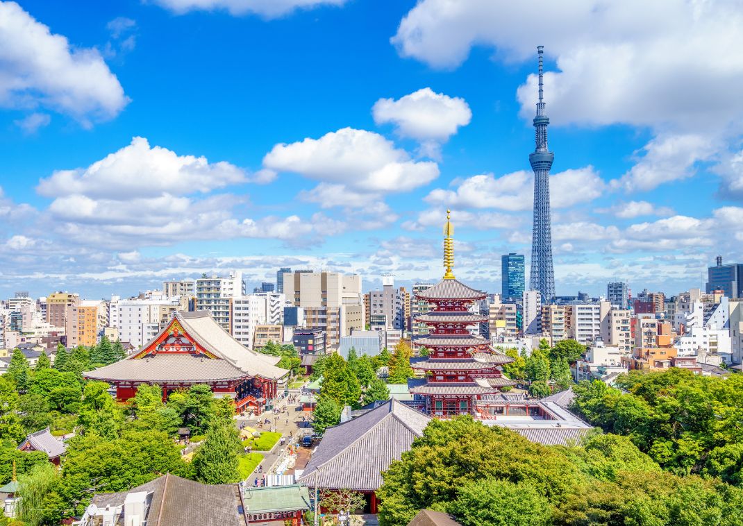 Vista aérea de la ciudad de Tokio con el templo Sensoji