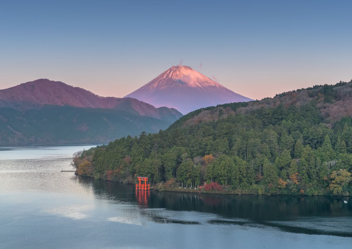 Amanecer en Hakone, Japón