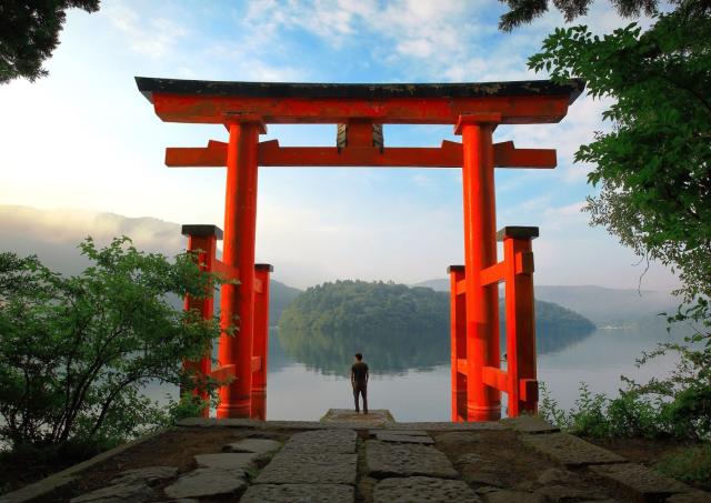 Puerta torii roja, Hakone