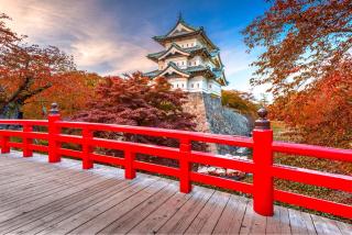 Castillo de Hirosaki en otoño 