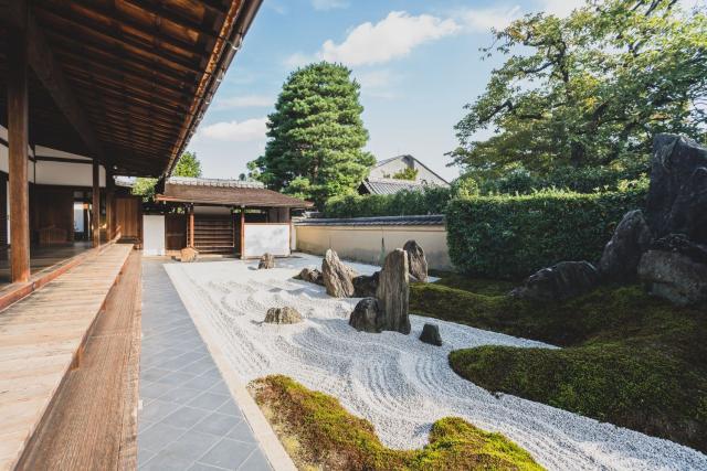 Jardín Zen de rocas en el templo Daitoku-ji de Kioto