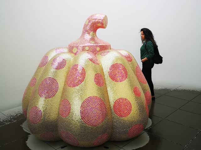 En el Museo de Yayoi Kusama de Tokio