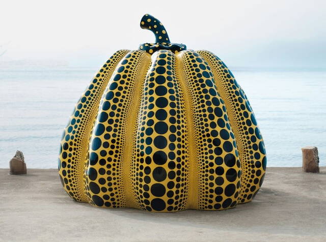 Calabaza amarilla de Yayoi Kusama, Isla de Naoshima, Japón