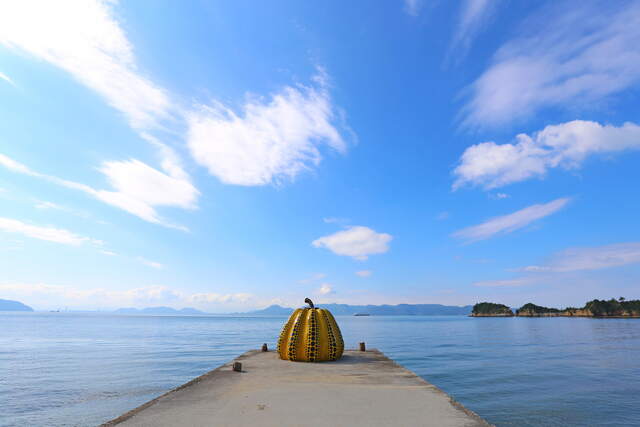 Calabaza amarilla, Naoshima 
