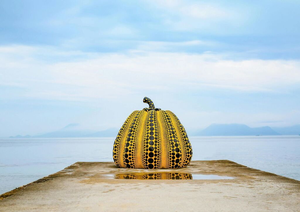 Calabaza de Yayoi Kusama en Naoshima   