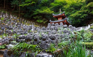 Estatuas de piedra del templo Otagi Nenbutsu-ji en Kioto