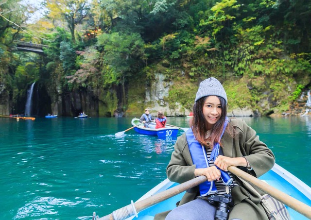 Paseo en barca de remos por el desfiladero de Takachiho