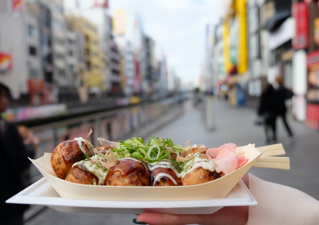 Takoyaki, comida callejera tradicional de Osaka