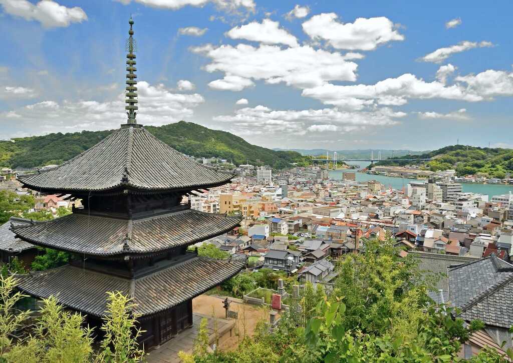 Templo Ten'neiji con vistas a Onomichi