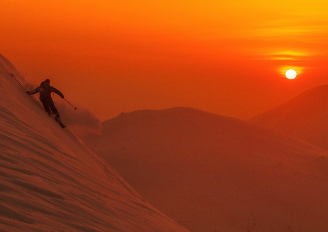 Esquí en Niseko al atardecer