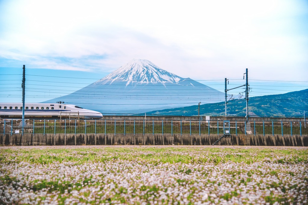 Vista del Mt. Fuji y Tokaido Shinkansen, Shizuoka, Japón