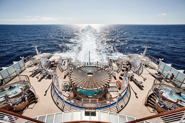 Jacuzzis y piscinas en el crucero 