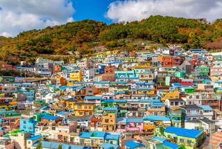 La colorida Aldea Cultural de Gamcheon en Busan, Corea del Sur. 