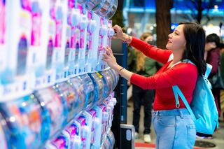 Mujer en los recreativos de Tokio 