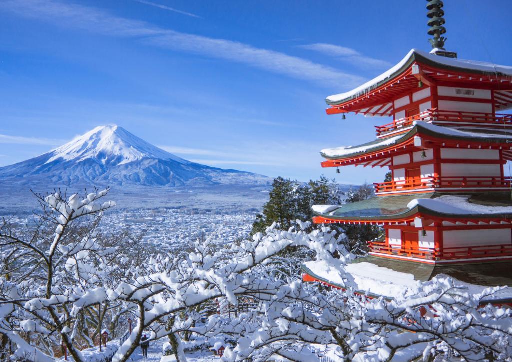 Vistas del Monte Fuji en invierno desde la pagoda Chureito