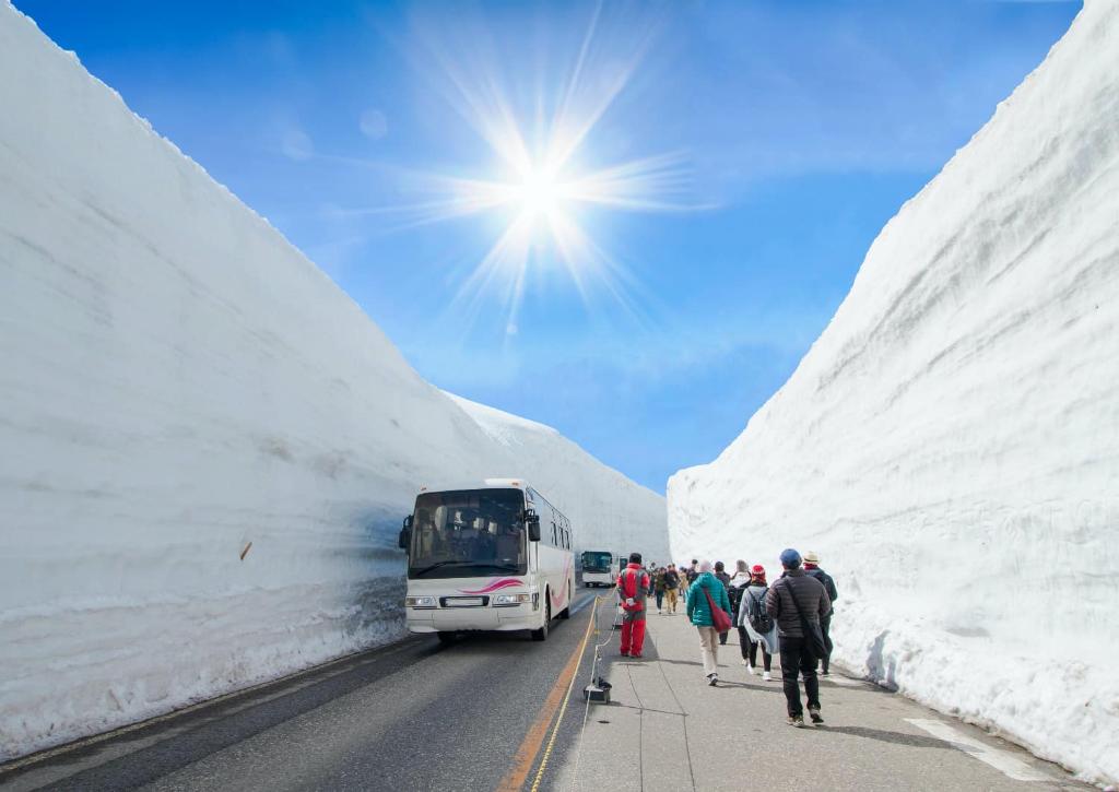 Las paredes de nieve de la Ruta Alpina Tateyama Kurobe