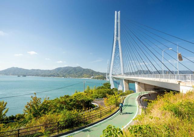 Puente Tatara y carril bici Shimanami Kaido