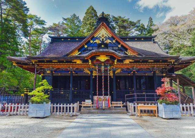 La sala principal del santuario Osaki Hachimangu