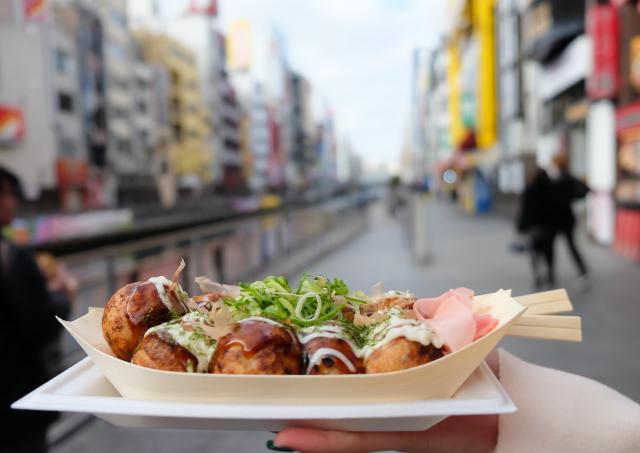 Takoyaki, comida callejera tradicional de Osaka