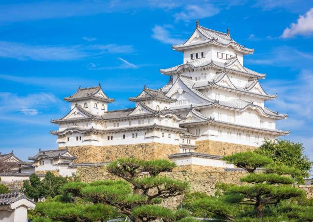 Himeji también se conoce como Shirasagi-jo, “Castillo de la Garza Blanca”