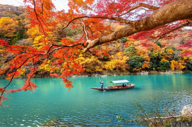 Paseo en barco por el río Hozu (Arashiyama)