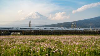 Tren shinkansen y monte Fuji