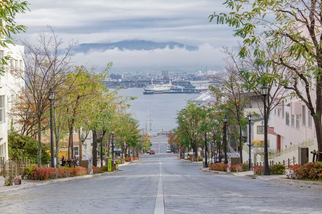 Calle de la ciudad en Motomachi en Hakodate, Japón